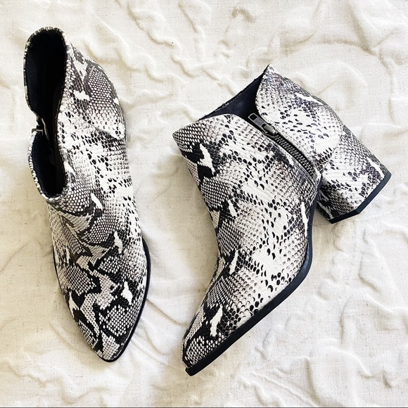 Seychelles Chaparral Ankle Bootie New $150 - Picture 3 of 9